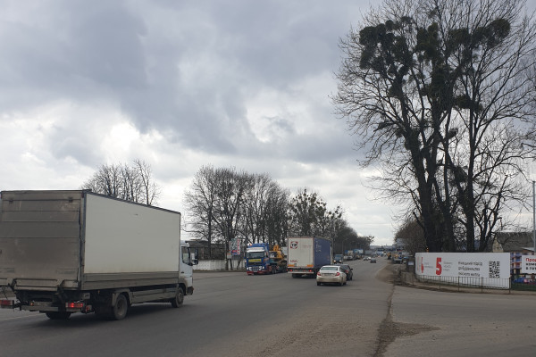 Действующий завод по производству безалкогольных напитков, минеральной воды и кукурузных палочек